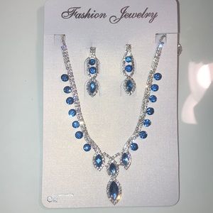 Fashion jewelry necklace and earrings